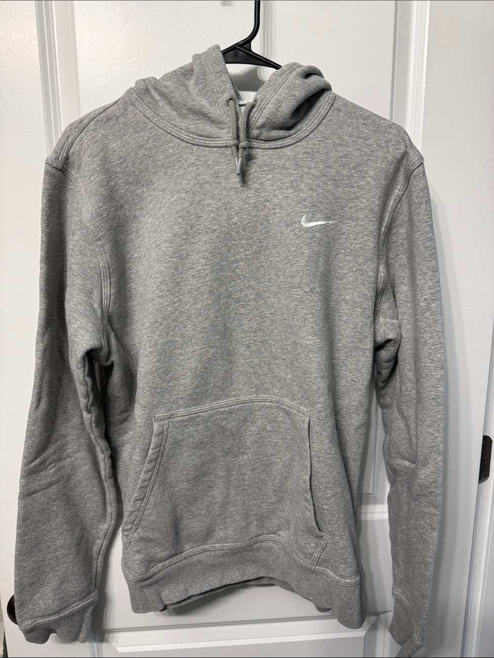 Nike Men's Light Gray Pullover Hoodie with White Swoosh
